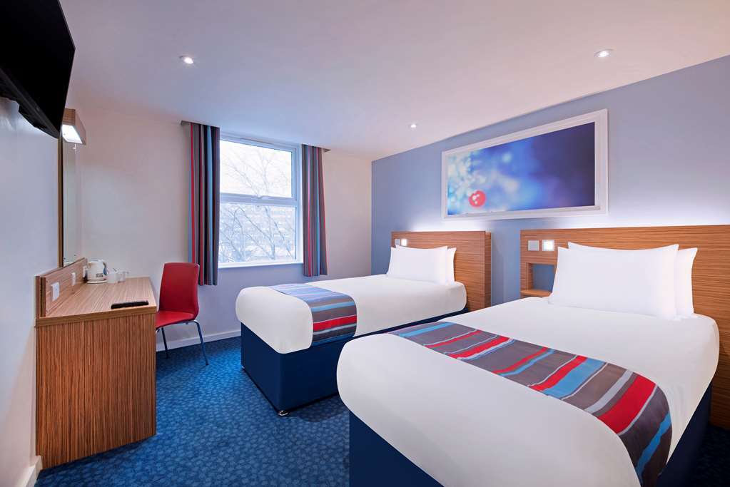 Travelodge Cameron Toll Hotel Edimburgo Habitación foto