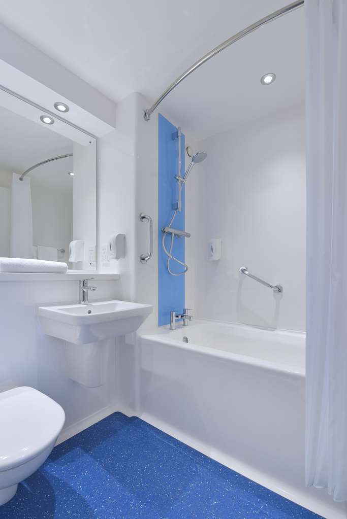 Travelodge Cameron Toll Hotel Edimburgo Habitación foto